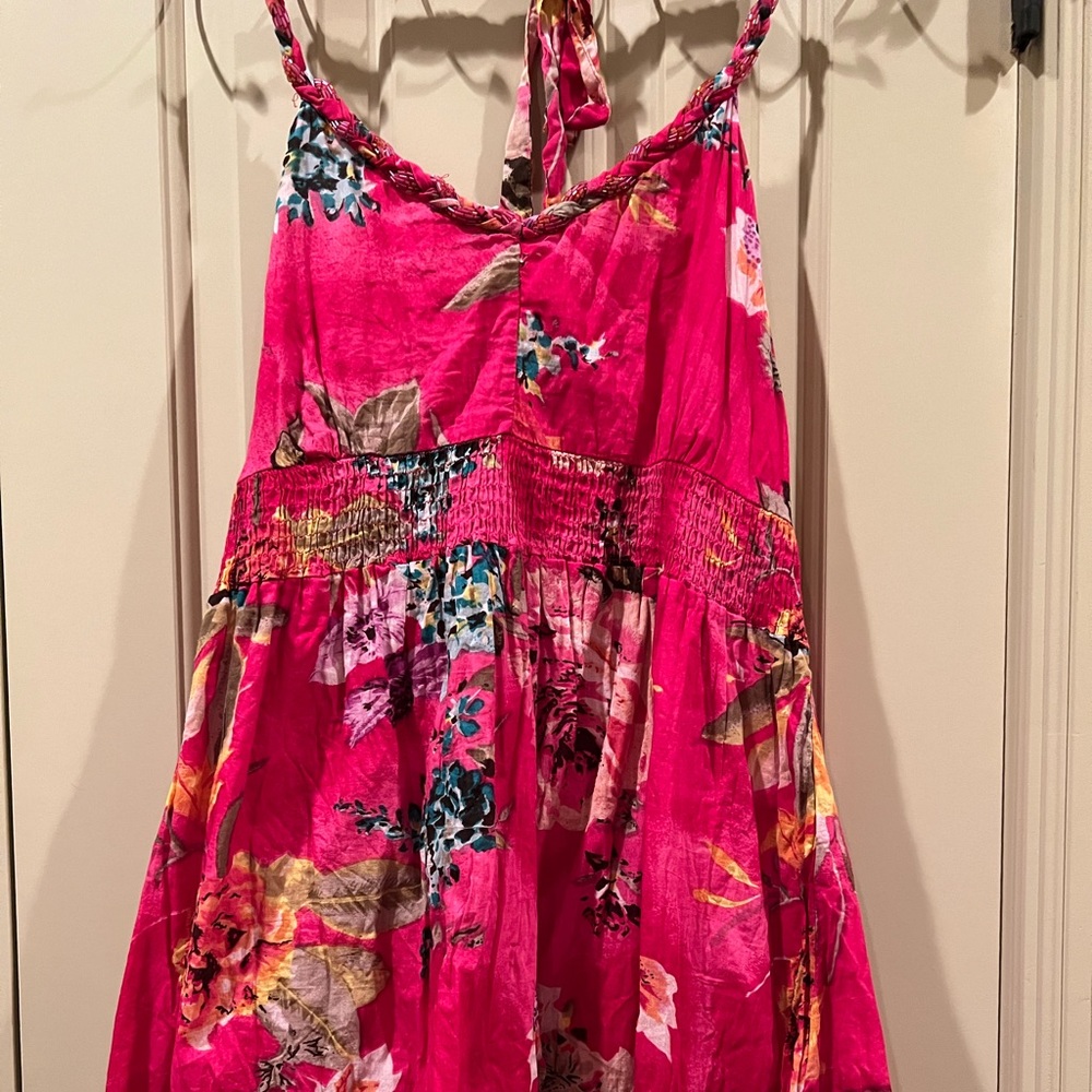 Joe Brown’s braided neck halter top